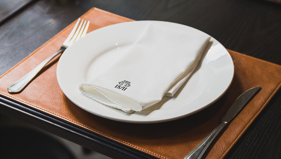 Конгресс-отель Екатеринбург: Фирменный стиль, оформление пространств и навигация - Портфолио Depot