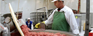 РБК: Крупнейший производитель мяса обвинил конкурента в копировании упаковки